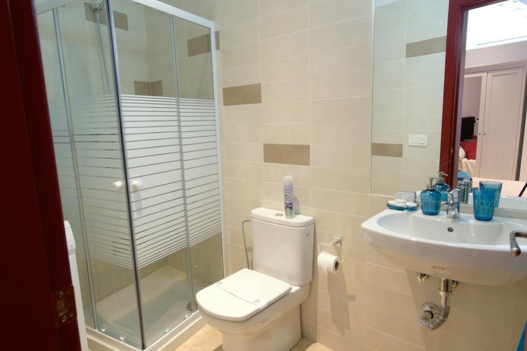 Apartamentos Puntoapart Malaga Room photo